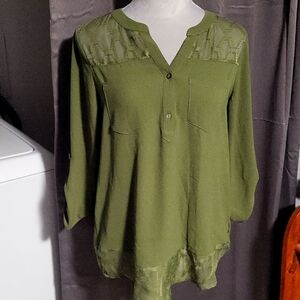 Valerie Steven's top